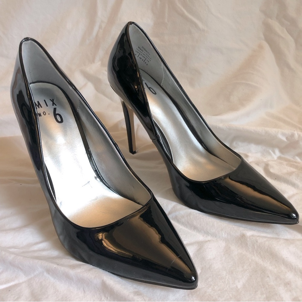 MIX No. 6 Black Patent Pumps (8M)
